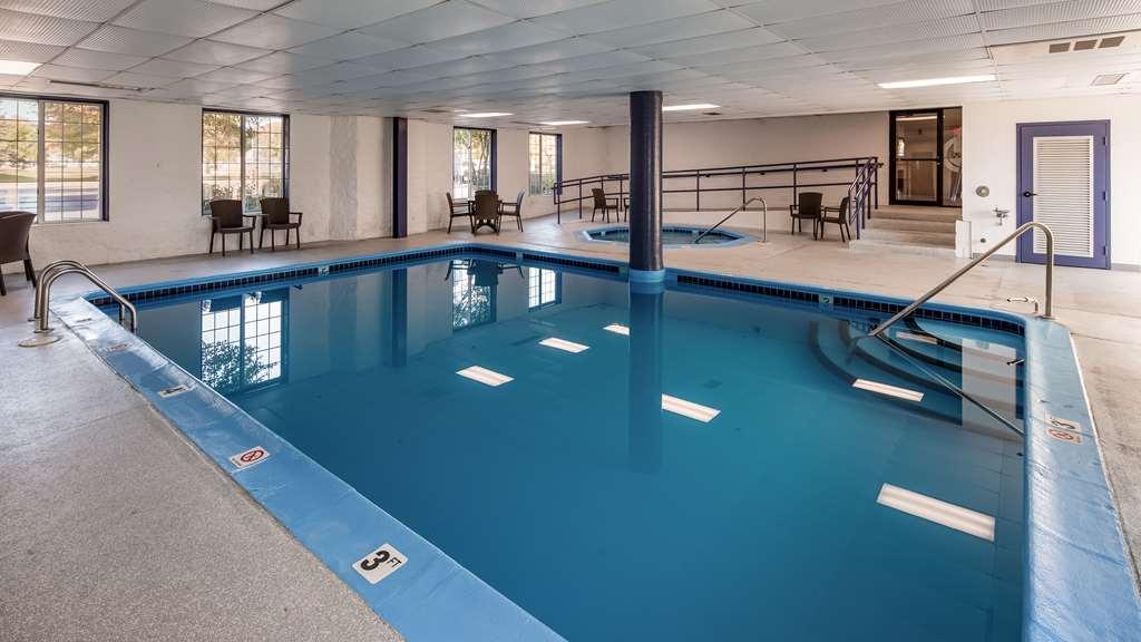Charlevoix Inn & Suites Surestay Collection By Best Western מתקנים תמונה