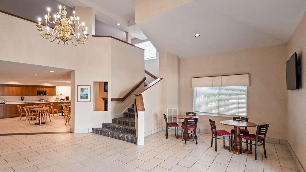 Charlevoix Inn & Suites Surestay Collection By Best Western מראה פנימי תמונה