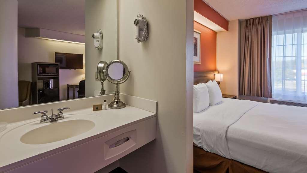 Charlevoix Inn & Suites Surestay Collection By Best Western מראה חיצוני תמונה