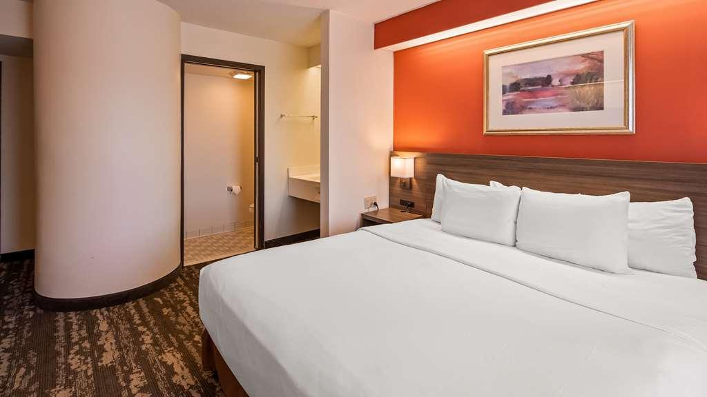 Charlevoix Inn & Suites Surestay Collection By Best Western חדר תמונה
