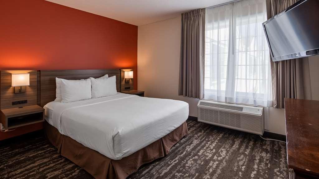Charlevoix Inn & Suites Surestay Collection By Best Western חדר תמונה