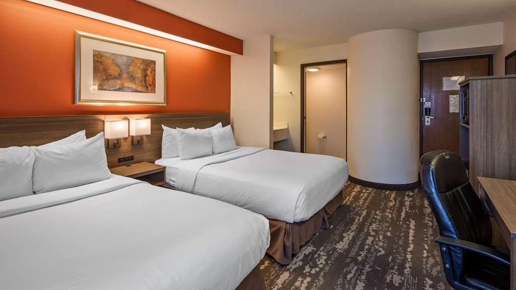 Charlevoix Inn & Suites Surestay Collection By Best Western חדר תמונה